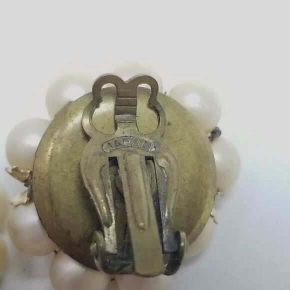 Vintage Beaded Cluster Clip On Earrings, Cream Faux Pearls, Made in Japan - Picture 4 of 7